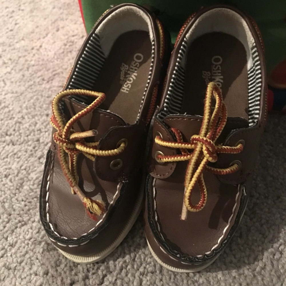 Oshkosh dress shoes toddler size 8